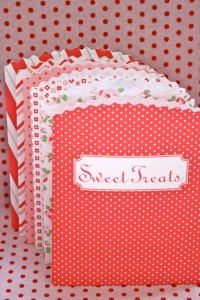 These handmade treat bags from The Farm Chicks are adorable! 